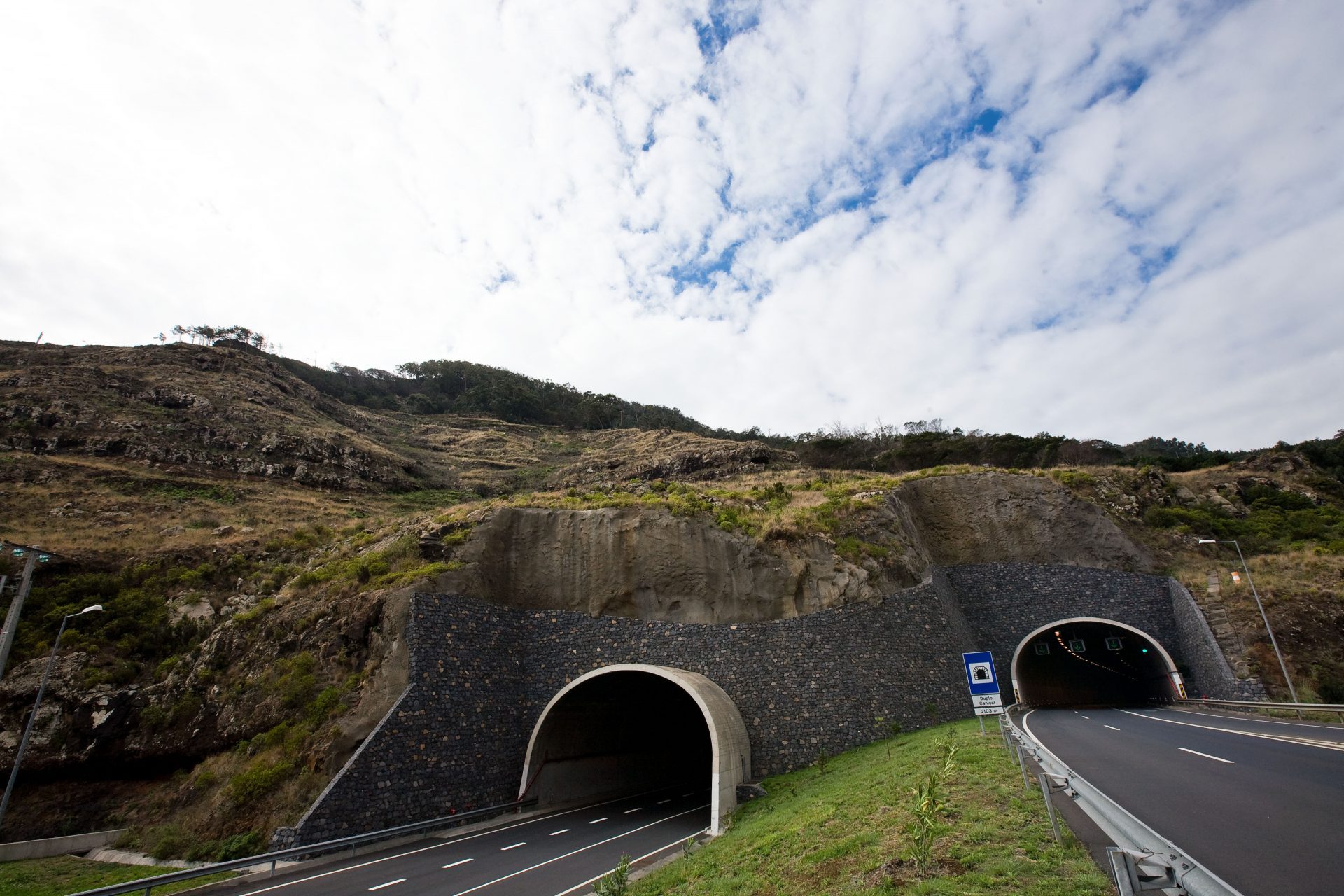 Tunel Duplo Do Caniçal Via Rápida Machico Funchal 1